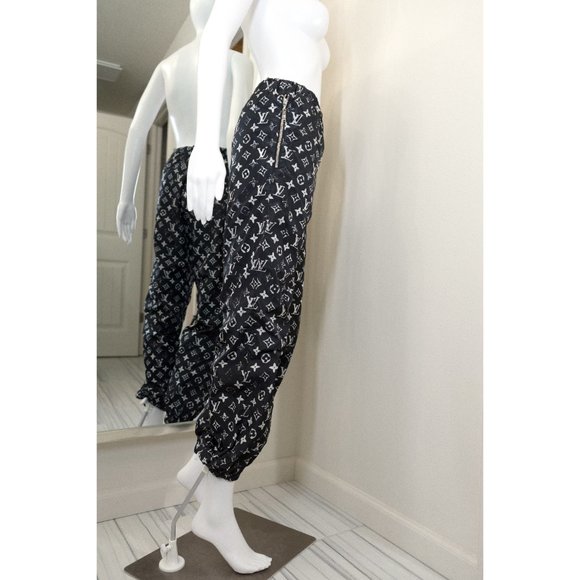 Louis Vuitton Stencil-Effect Monogram Joggers | Size US8, FR38 - Picture 14 of 16